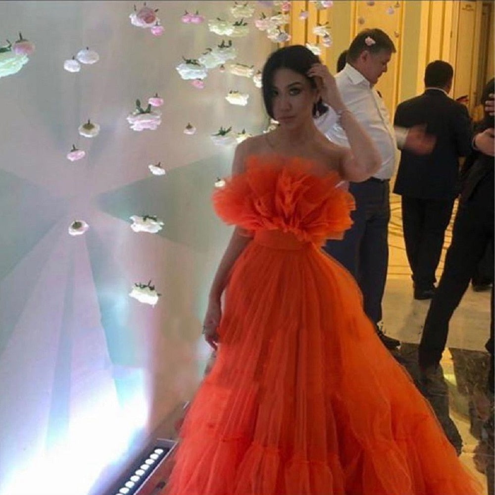 Orange Ruffles Tulle Evening Party Dresses Long Luxury 2021 Strapless Tiered Plus Size Prom Gowns A-Line Special Celebrity Dress