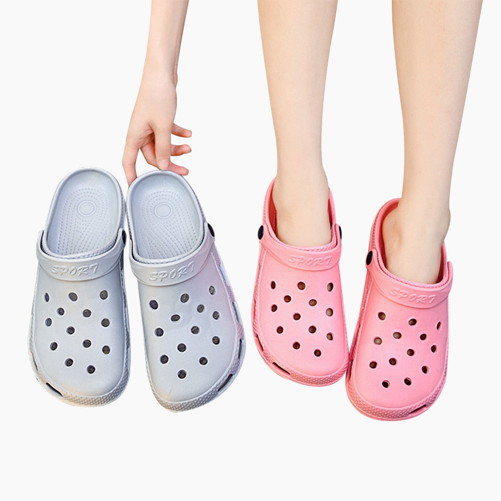 Summer Hole Shoes Women Sneakers Outdoor Penetrating Air Hole Slippers Indoor Non-slip Mute Couple Sandals Drifting Beach Slides